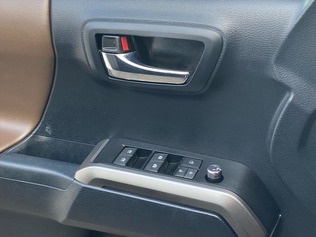 Used 2017 Toyota Tacoma Limited image 23