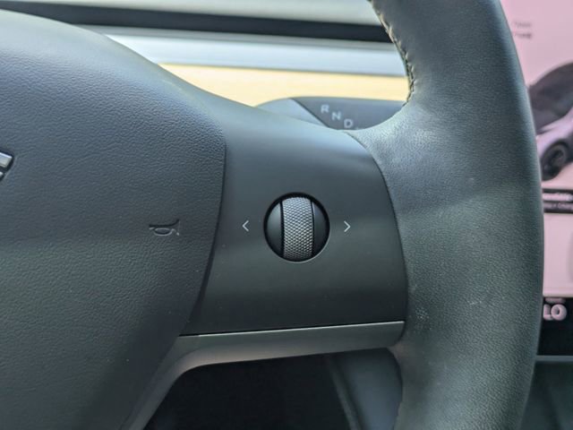 Used 2022 Tesla Model Y Performance AWD/4WD image 27