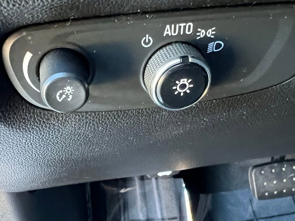 Used 2020 Chevrolet Traverse LS image 26