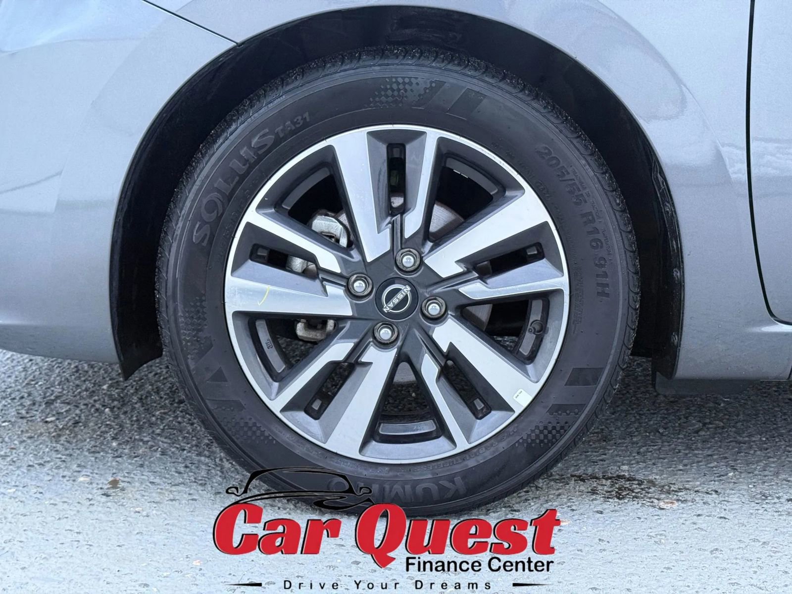 Used 2024 Nissan Versa SV FWD image 24