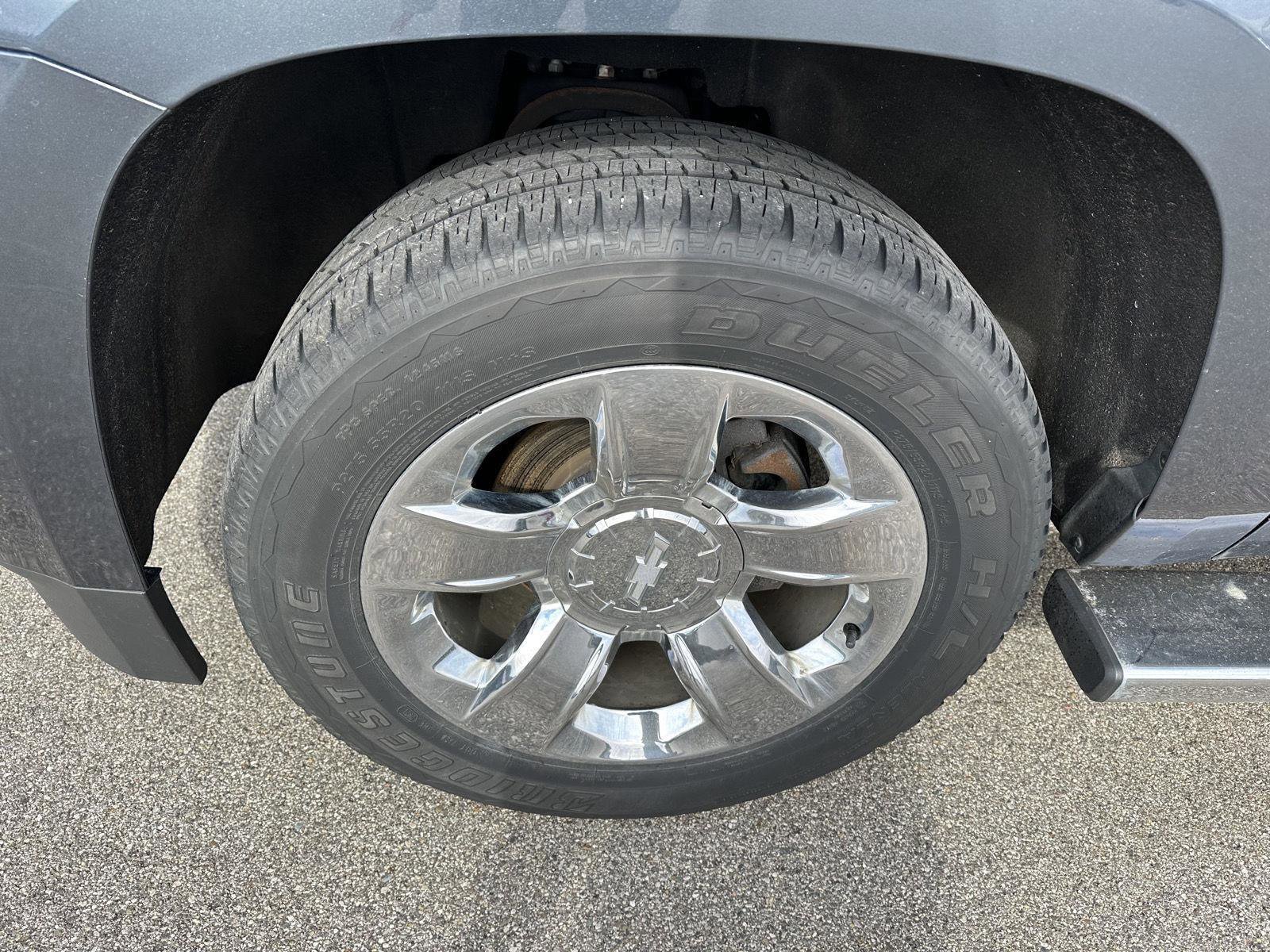 Used 2019 Chevrolet Tahoe LT w/ LT Signature Package image 12