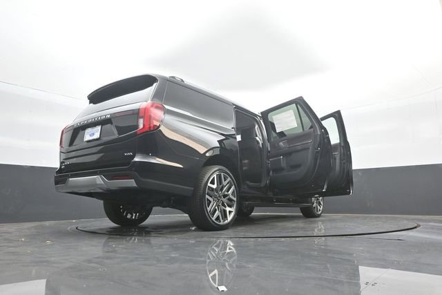 New 2025 Ford Expedition Max Platinum w/ Platinum Ultimate Package image 34