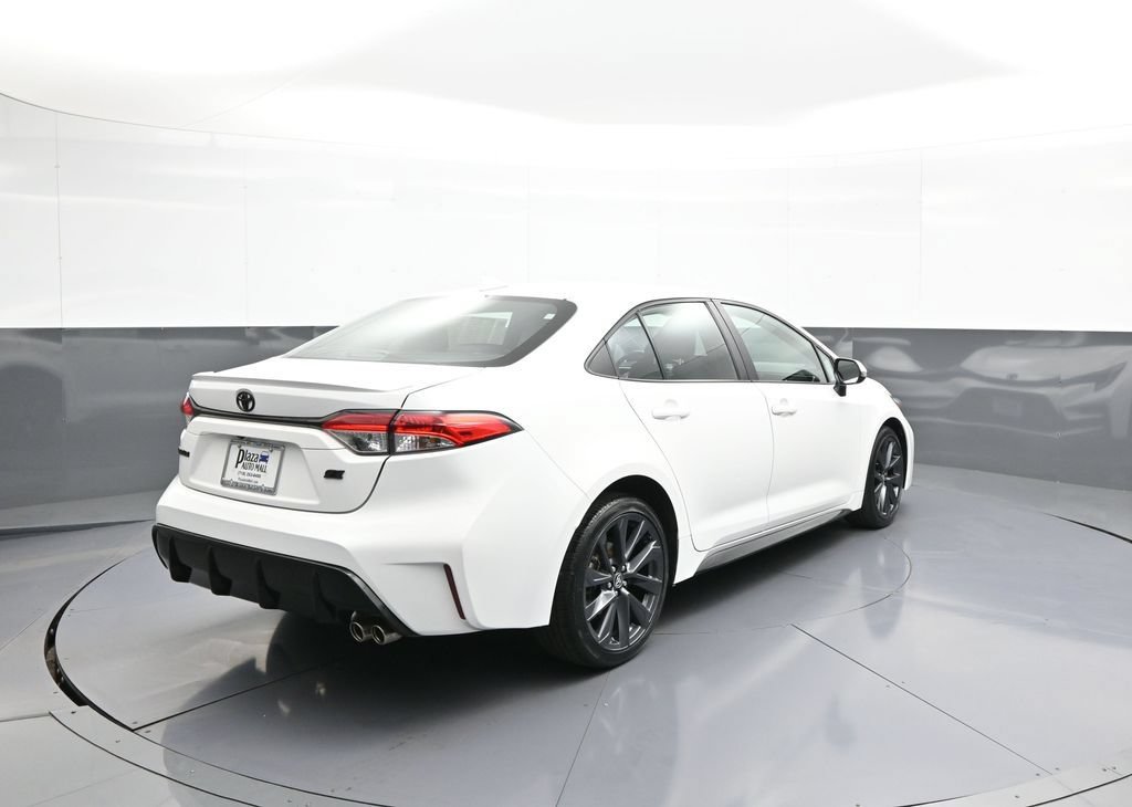 Certified 2023 Toyota Corolla SE w/ Carpet Mat Package (TMS) FWD image 6