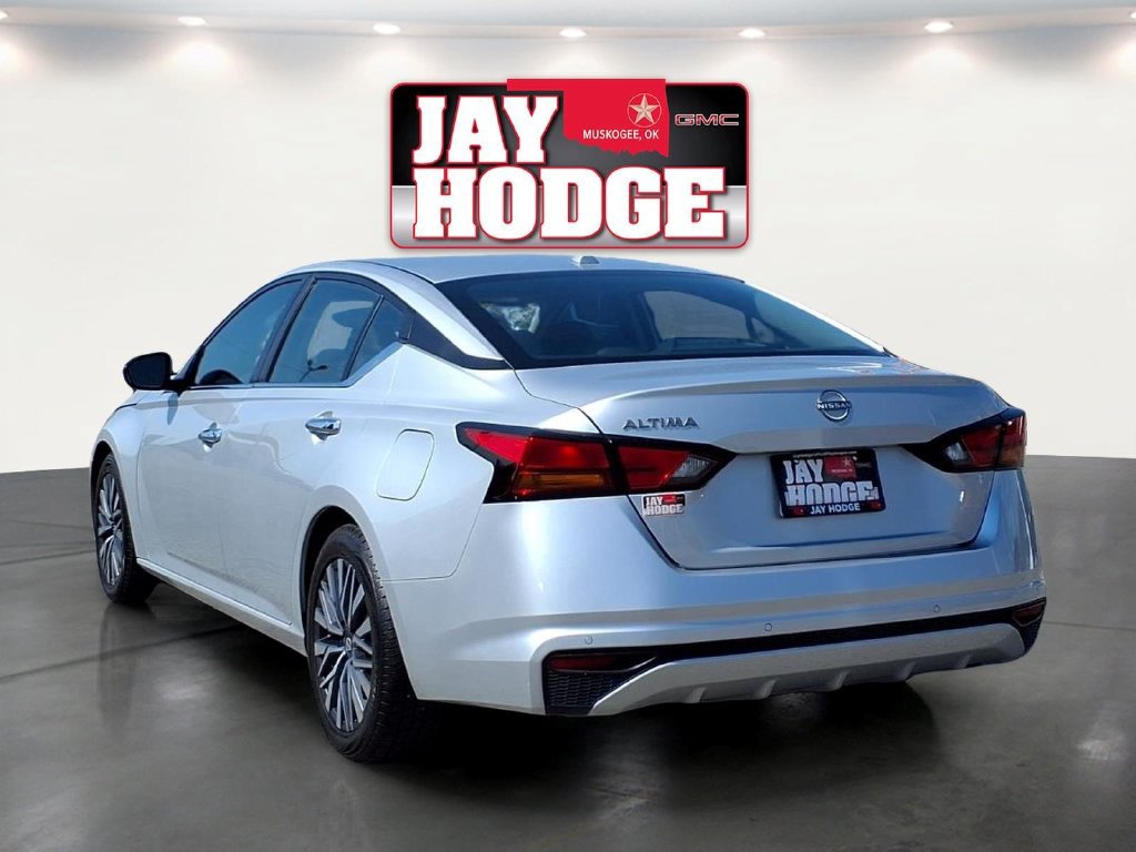 Used 2025 Nissan Altima 2.5 SV FWD image 7