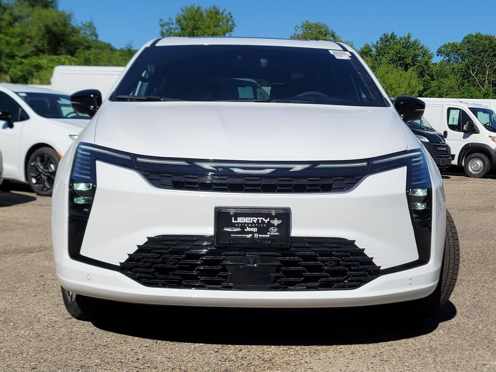 New 2027 Chrysler Pacifica Limited w/ Family Tech Group AWD/4WD image 4