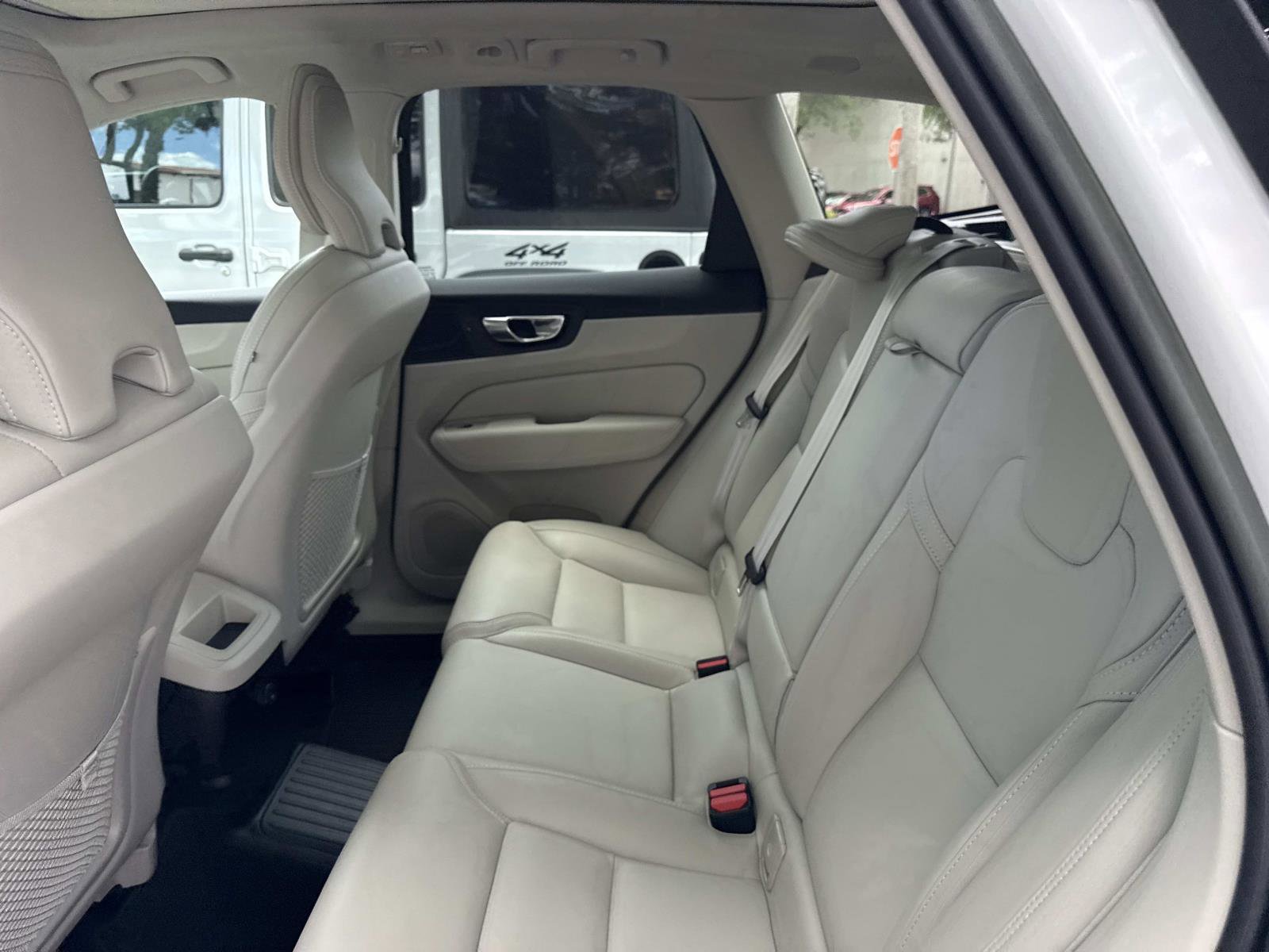 Used 2023 Volvo XC60 T8 Ultimate AWD/4WD image 16