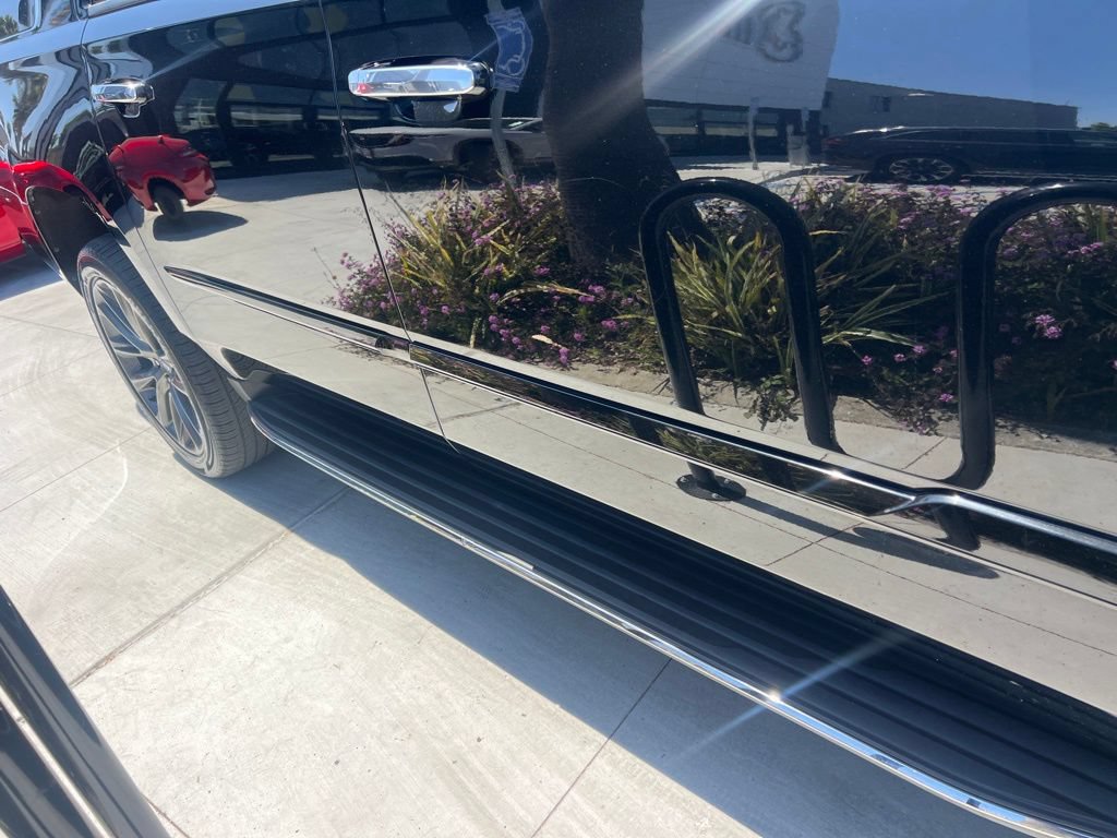 Used 2019 Cadillac Escalade ESV Luxury w/ Escalade Sport Edition AWD/4WD image 34