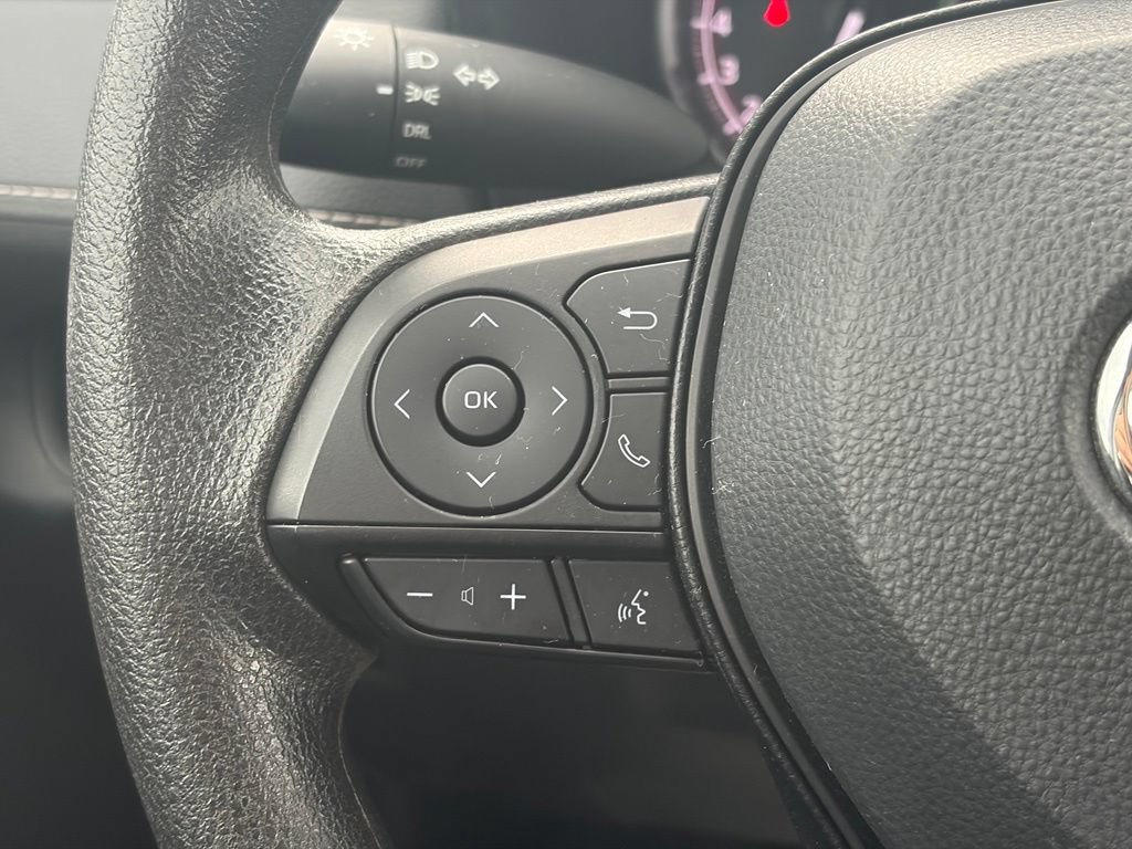 Used 2025 Toyota RAV4 LE AWD/4WD image 23