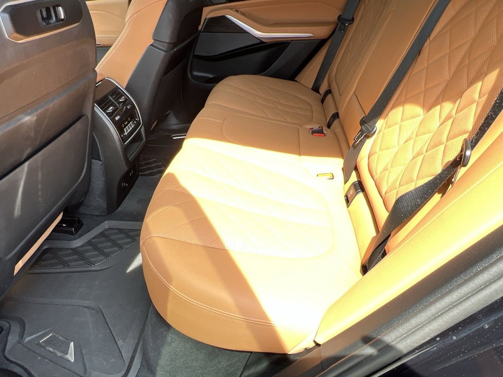 Used 2024 BMW X5 xDrive40i w/ M Sport Package image 26