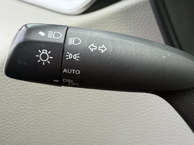 Used 2025 Toyota Corolla LE FWD image 19