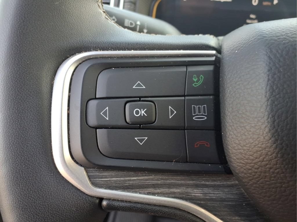 Used 2024 Jeep Wagoneer Series III AWD/4WD image 19