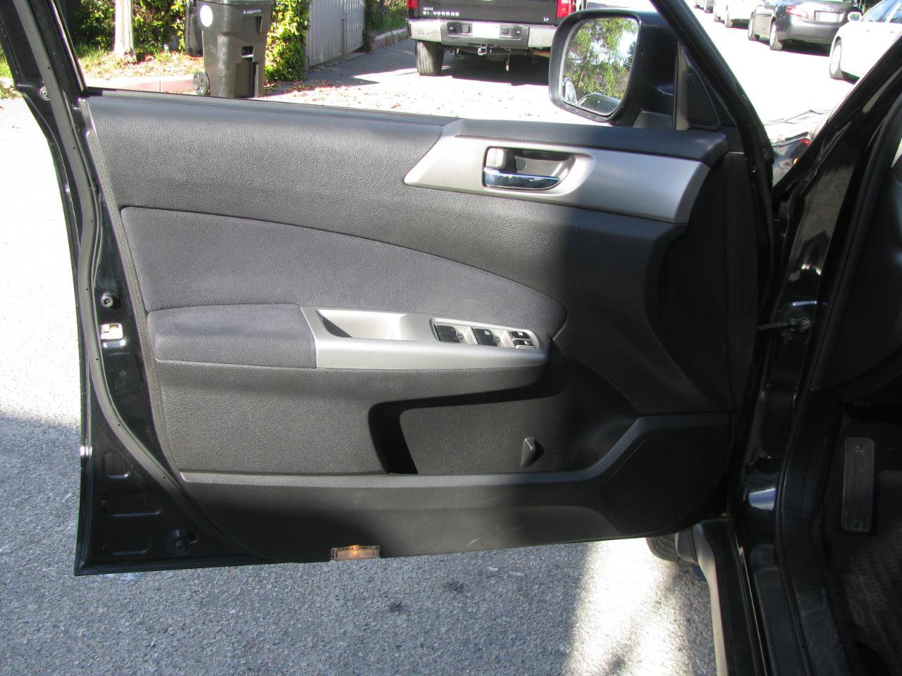 Used 2009 Subaru Forester 2.5X Limited AWD/4WD image 9