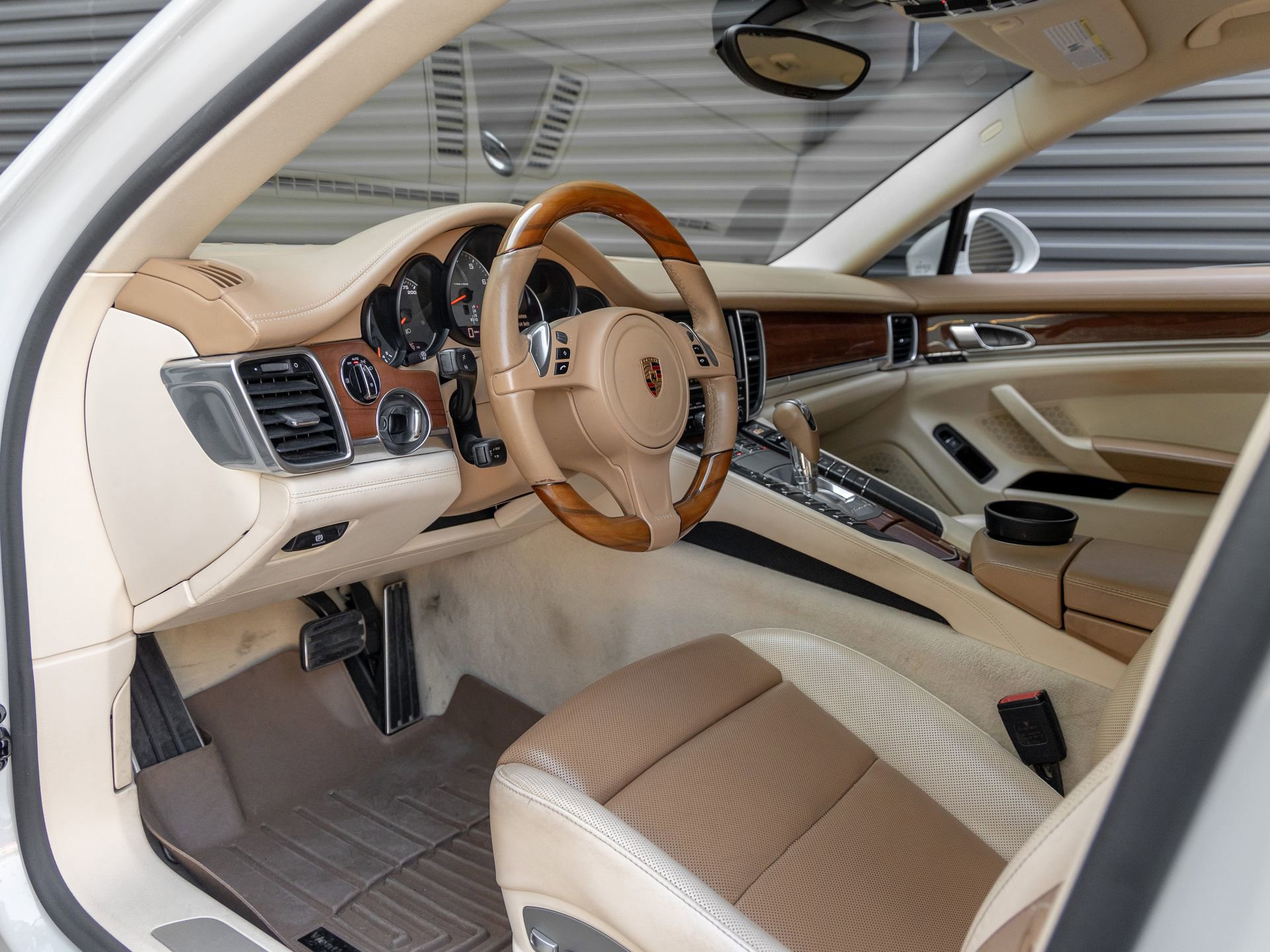 Used 2016 Porsche Panamera S RWD image 4