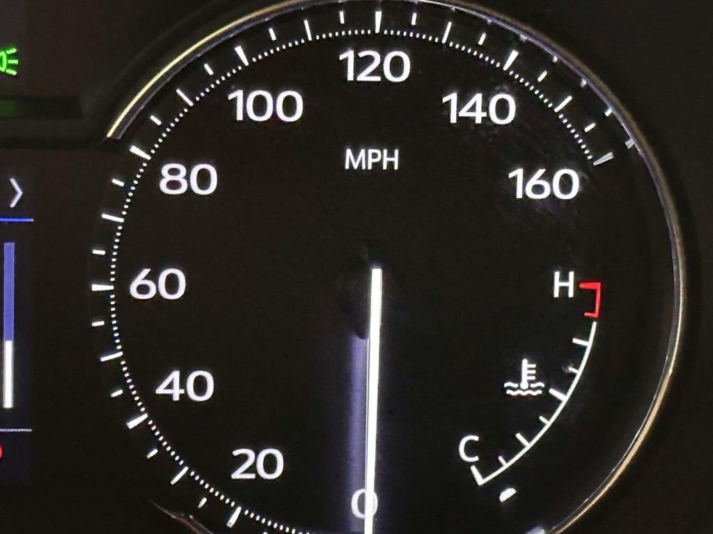 Used 2021 Cadillac XT4 Sport image 25