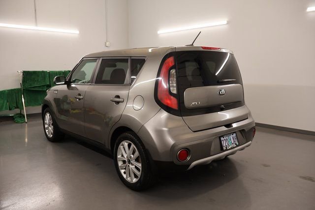 Used 2019 Kia Soul + image 4