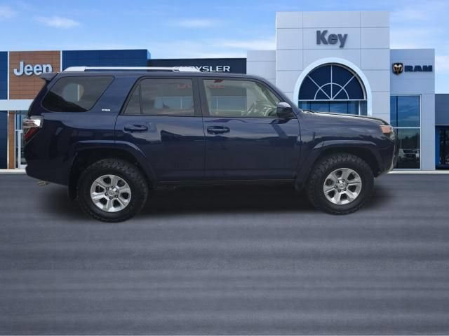 Used 2016 Toyota 4Runner SR5 AWD/4WD image 4