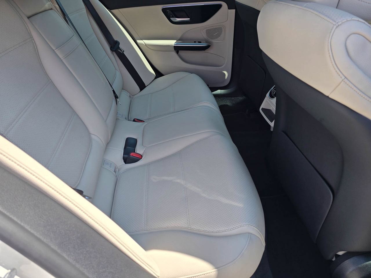 Used 2023 Mercedes-Benz C 300 4MATIC Sedan image 33