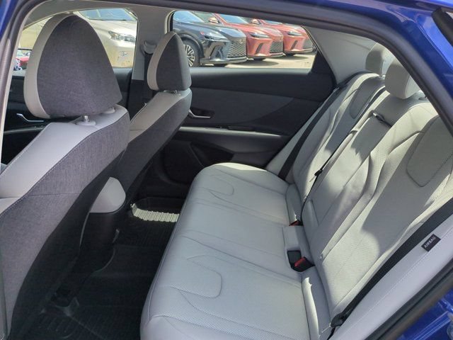 Used 2025 Hyundai Elantra Limited FWD image 13