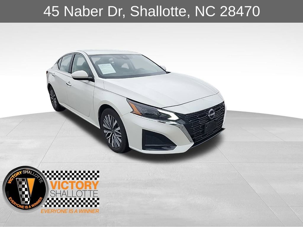 Used 2023 Nissan Altima 2.5 SV FWD image 1