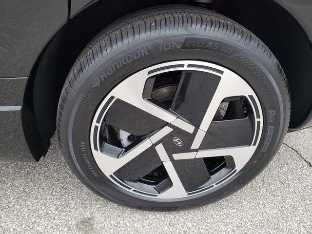 New 2026 Hyundai Ioniq 9 Limited image 12