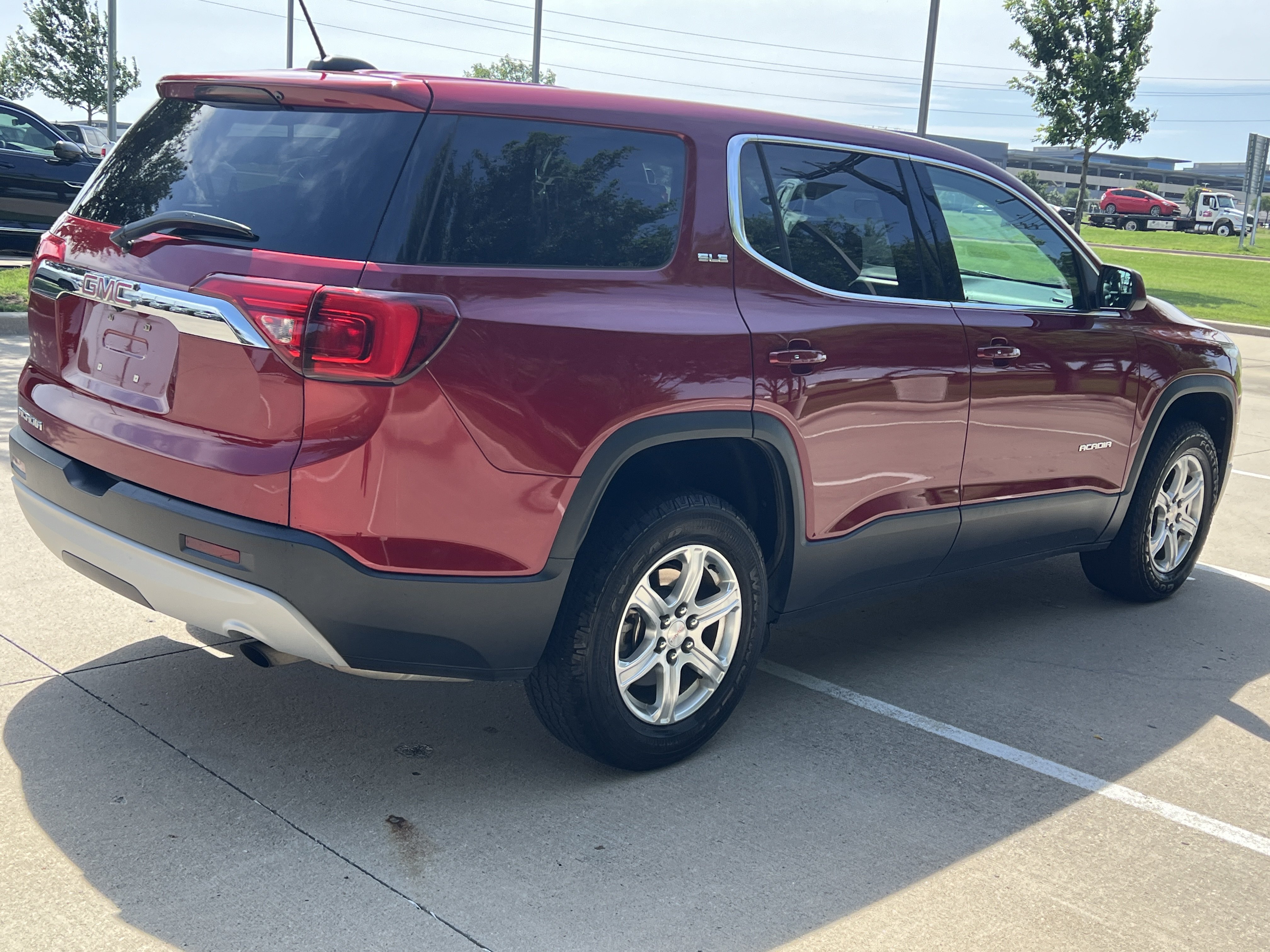 Used 2019 GMC Acadia SLE FWD image 10