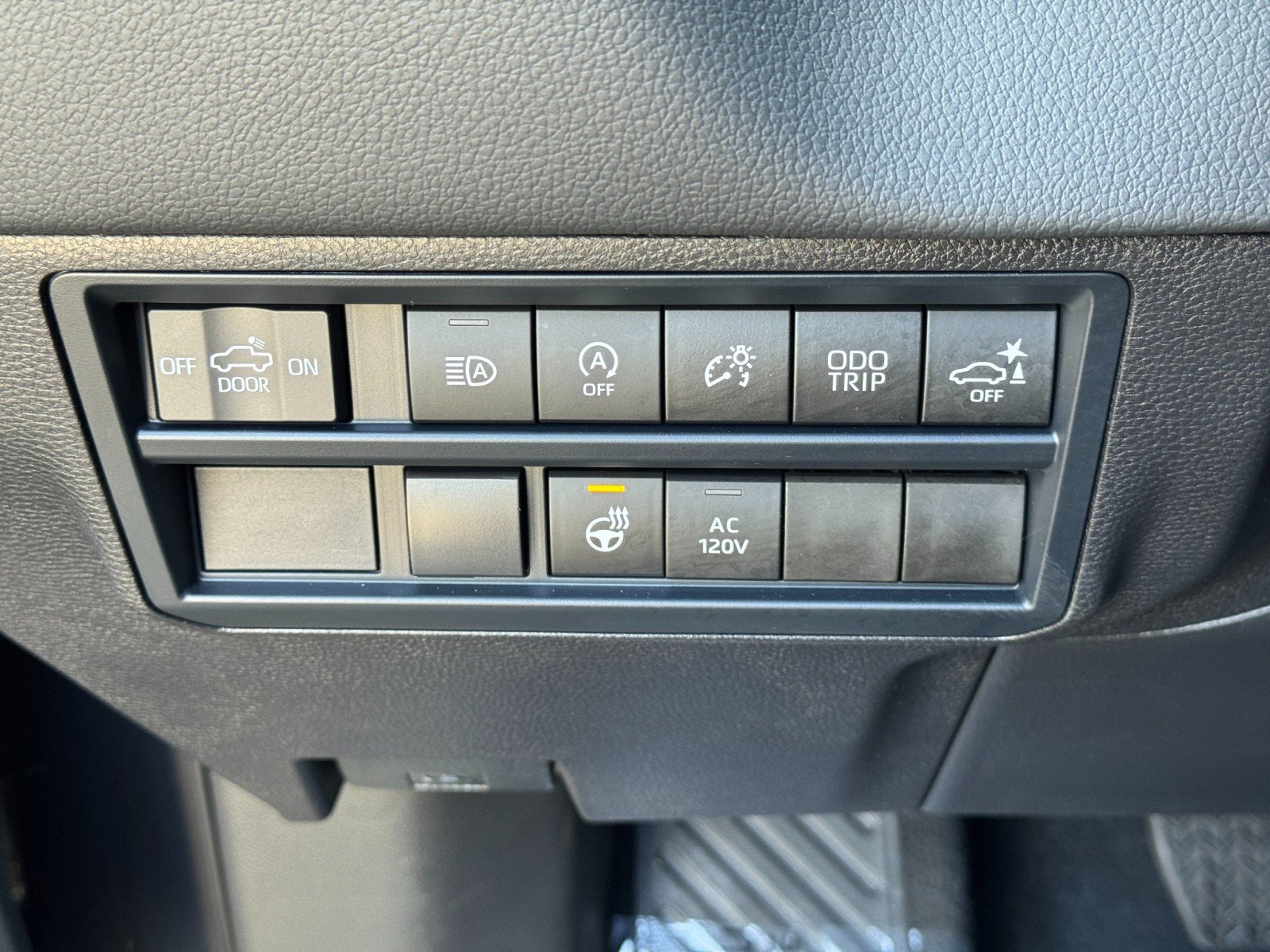 Used 2026 Toyota Tundra Limited AWD/4WD image 18