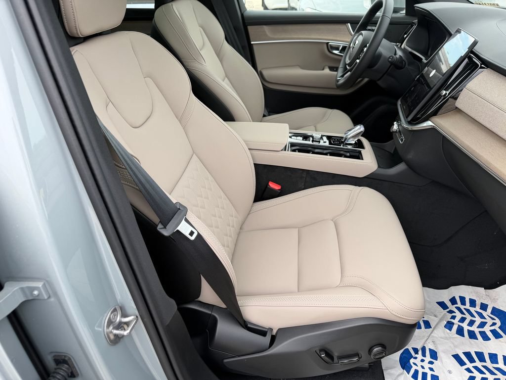 New 2026 Volvo XC90 B6 Plus w/ Protection Package Premier AWD/4WD image 9