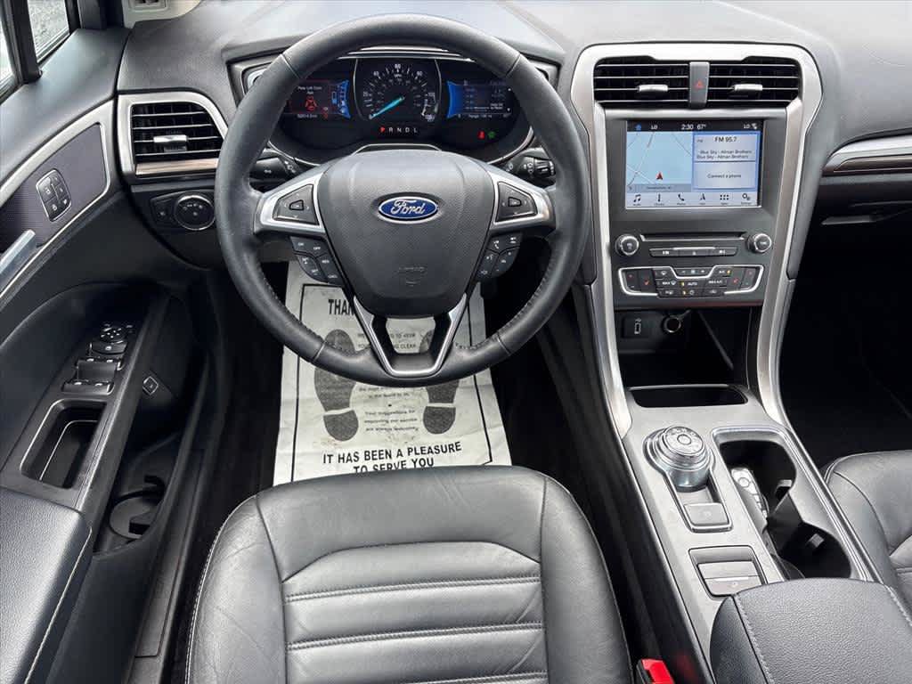 Used 2017 Ford Fusion Energi SE FWD image 4