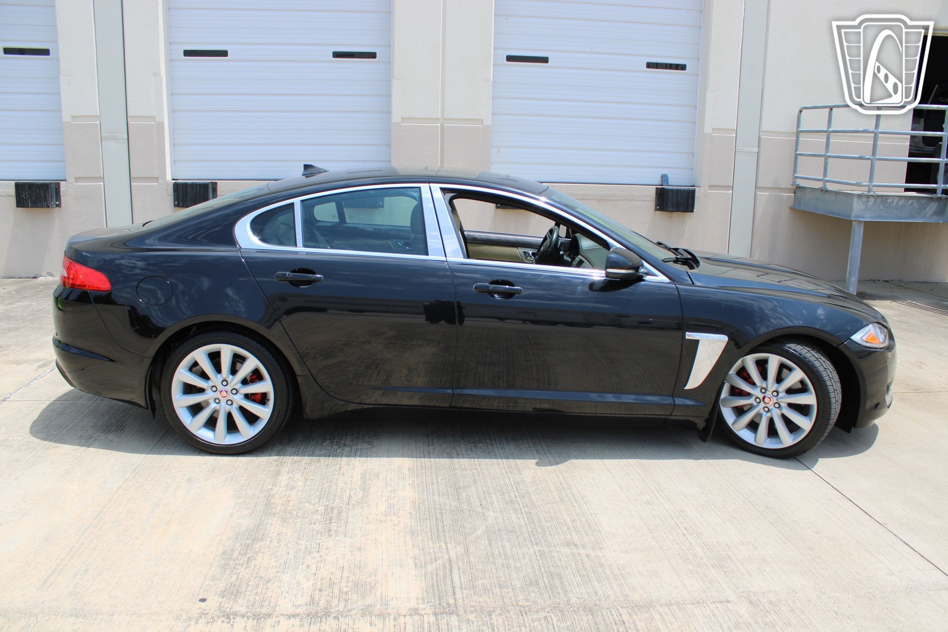 Used 2014 Jaguar XF 3.0 RWD image 4