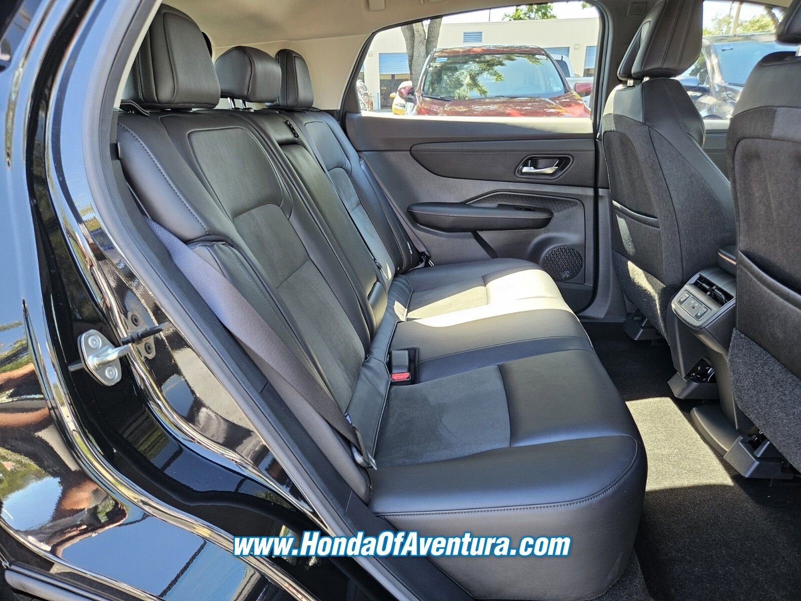 Used 2024 Nissan Ariya FWD image 11