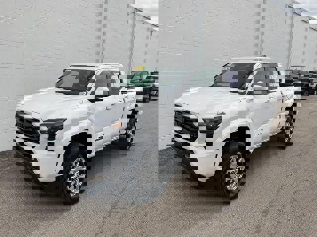 Used 2024 Toyota Tacoma SR5 image 30