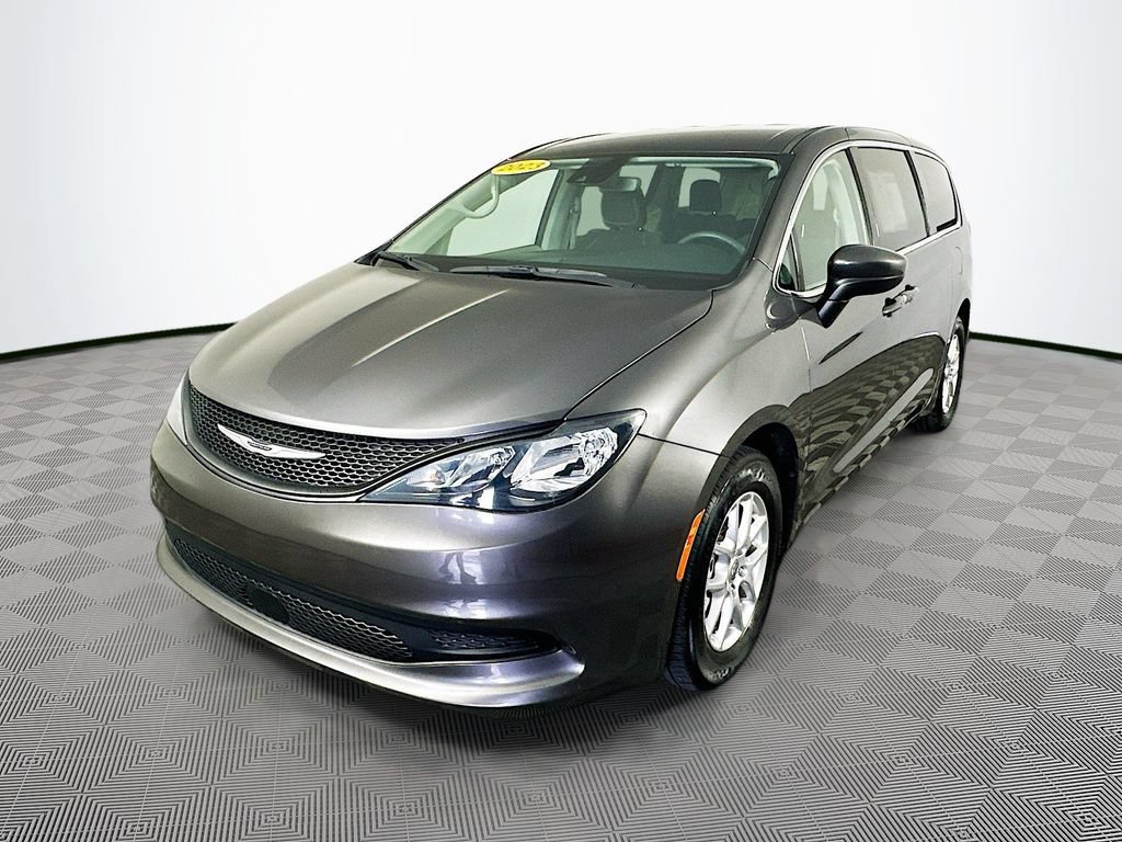 Certified 2023 Chrysler Voyager LX FWD image 5