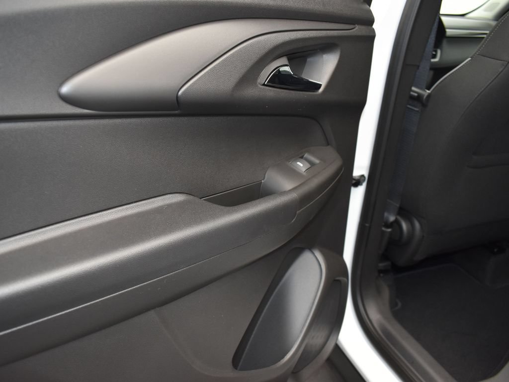 New 2025 Chevrolet TrailBlazer LS w/ LS Convenience Package FWD image 15