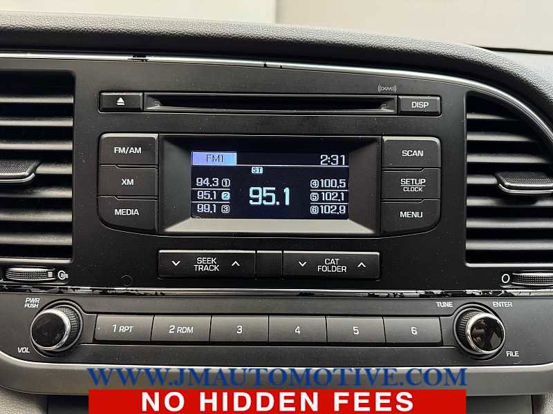 Used 2017 Hyundai Elantra SE image 22