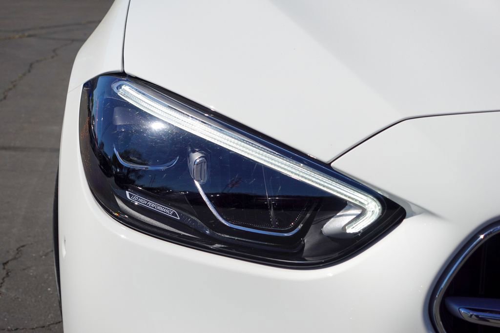 Used 2025 Mercedes-Benz C 300 4MATIC Sedan image 3