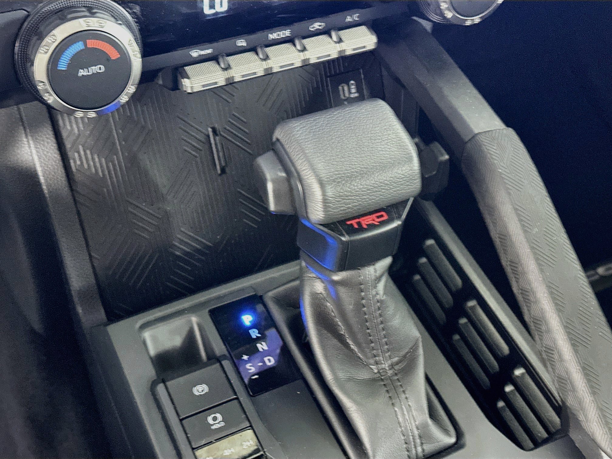 Used 2025 Toyota Tacoma TRD Sport AWD/4WD image 25