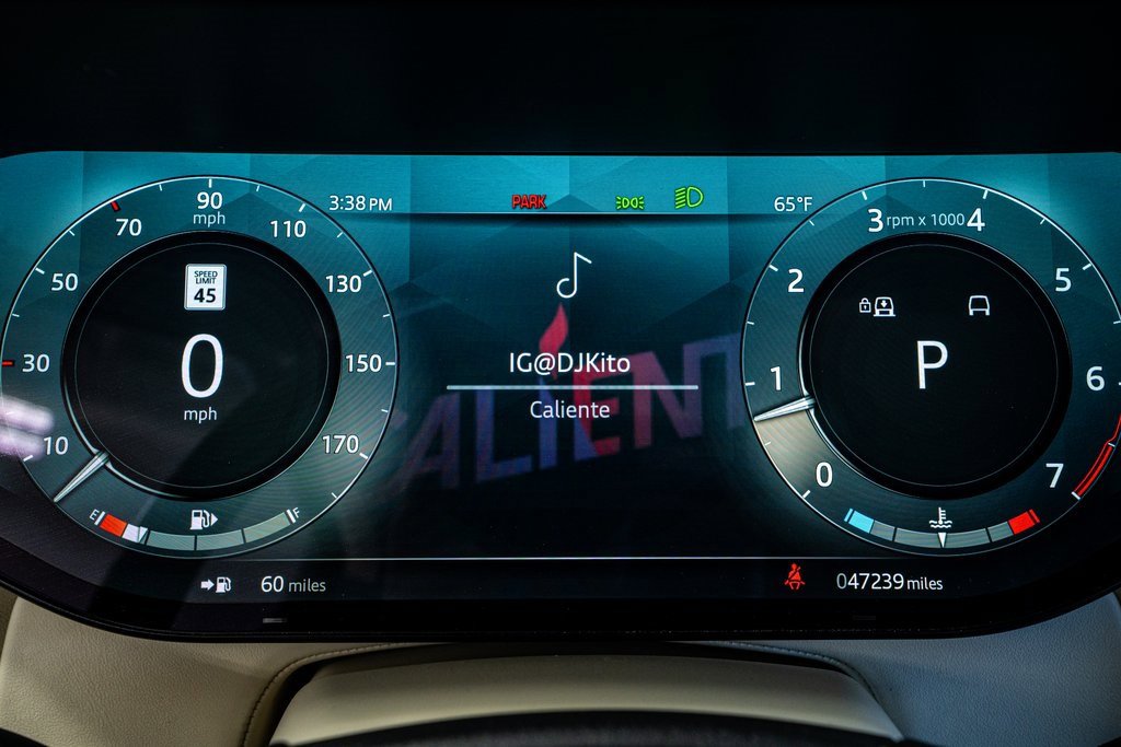 Used 2023 Land Rover Range Rover Long Wheelbase SE image 42