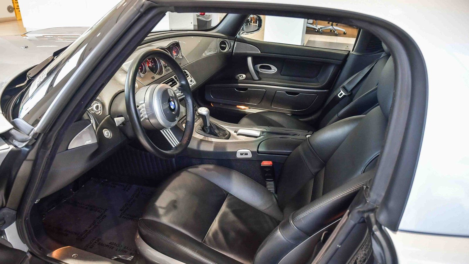 Used 2002 BMW Z8 image 31