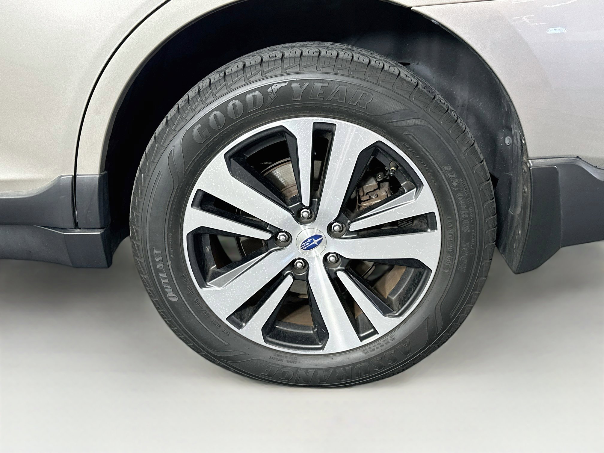 Used 2018 Subaru Outback 3.6R Limited AWD/4WD image 11