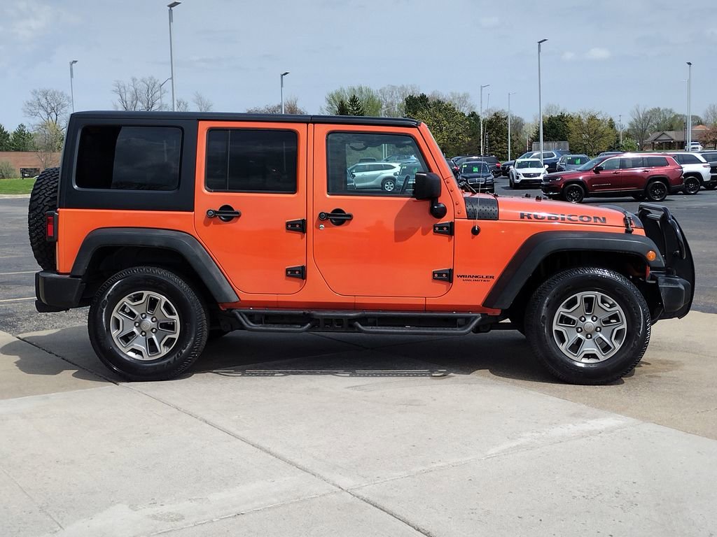 Used 2015 Jeep Wrangler Unlimited Rubicon w/ Connectivity Group AWD/4WD image 4