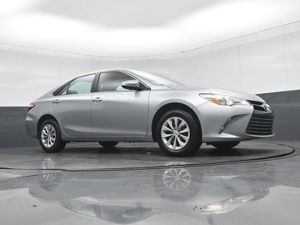 Used 2017 Toyota Camry LE image 47