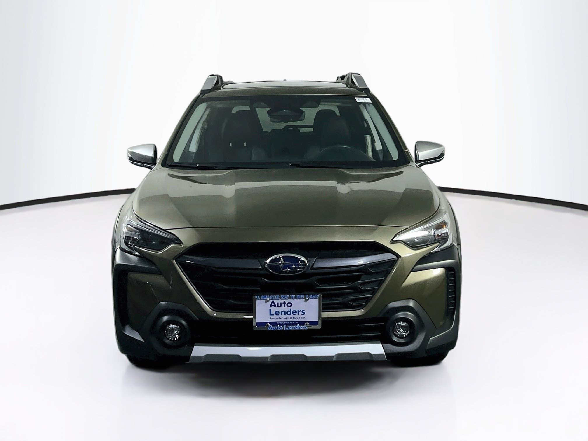 Used 2023 Subaru Outback Touring AWD/4WD image 2