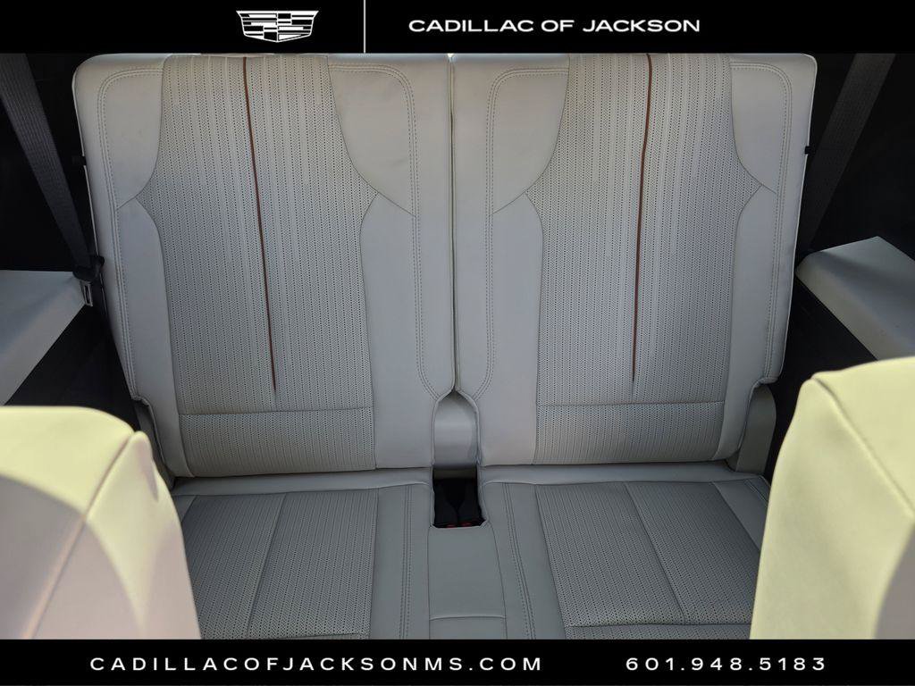 New 2026 Cadillac Vistiq Luxury w/ LPO, Floor Liner Package AWD/4WD image 21