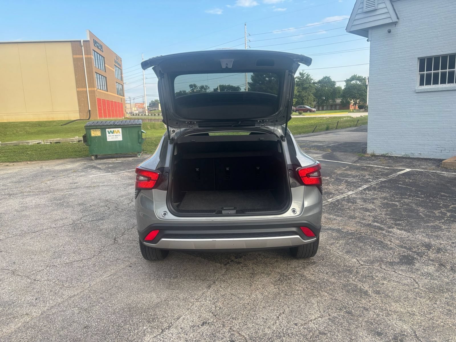 Used 2025 Chevrolet Trax LT w/ LT Convenience Package FWD image 31