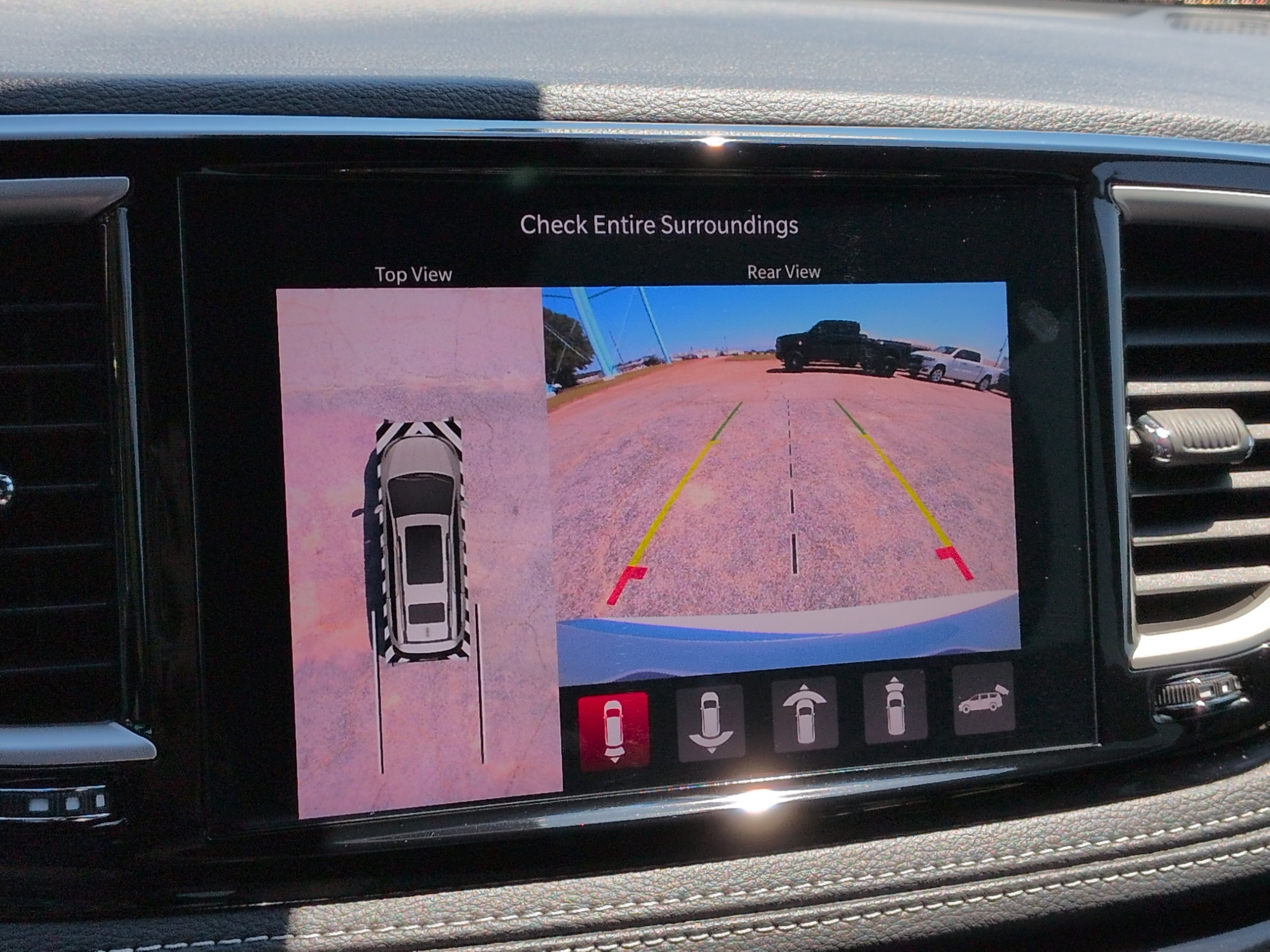 Certified 2025 Chrysler Pacifica Select FWD image 18