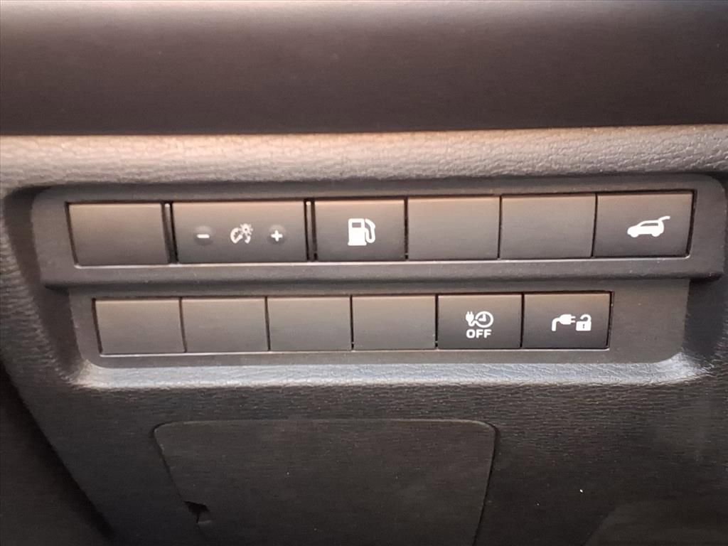 Used 2023 Mitsubishi Outlander 4WD Plug-In Hybrid image 21
