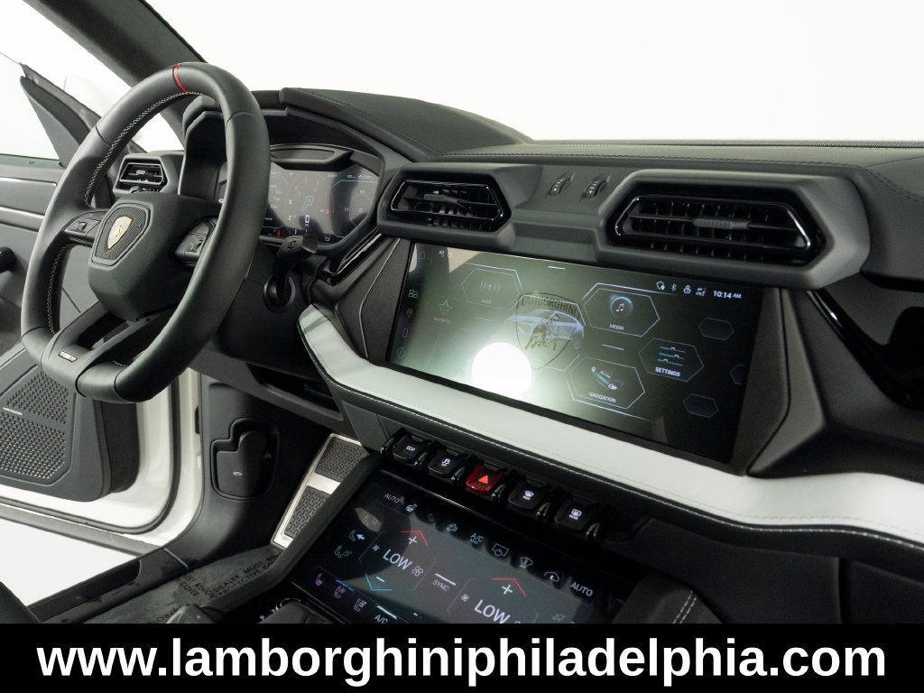 Used 2025 Lamborghini Urus SE AWD/4WD image 33