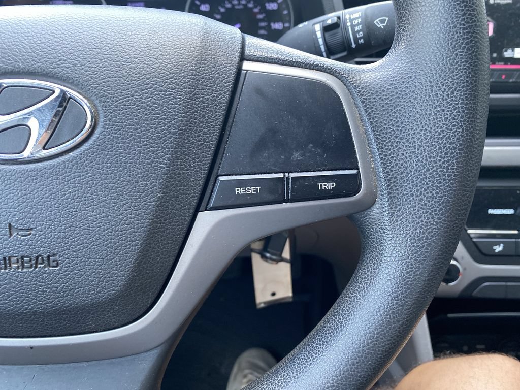 Used 2017 Hyundai Elantra SE FWD image 20