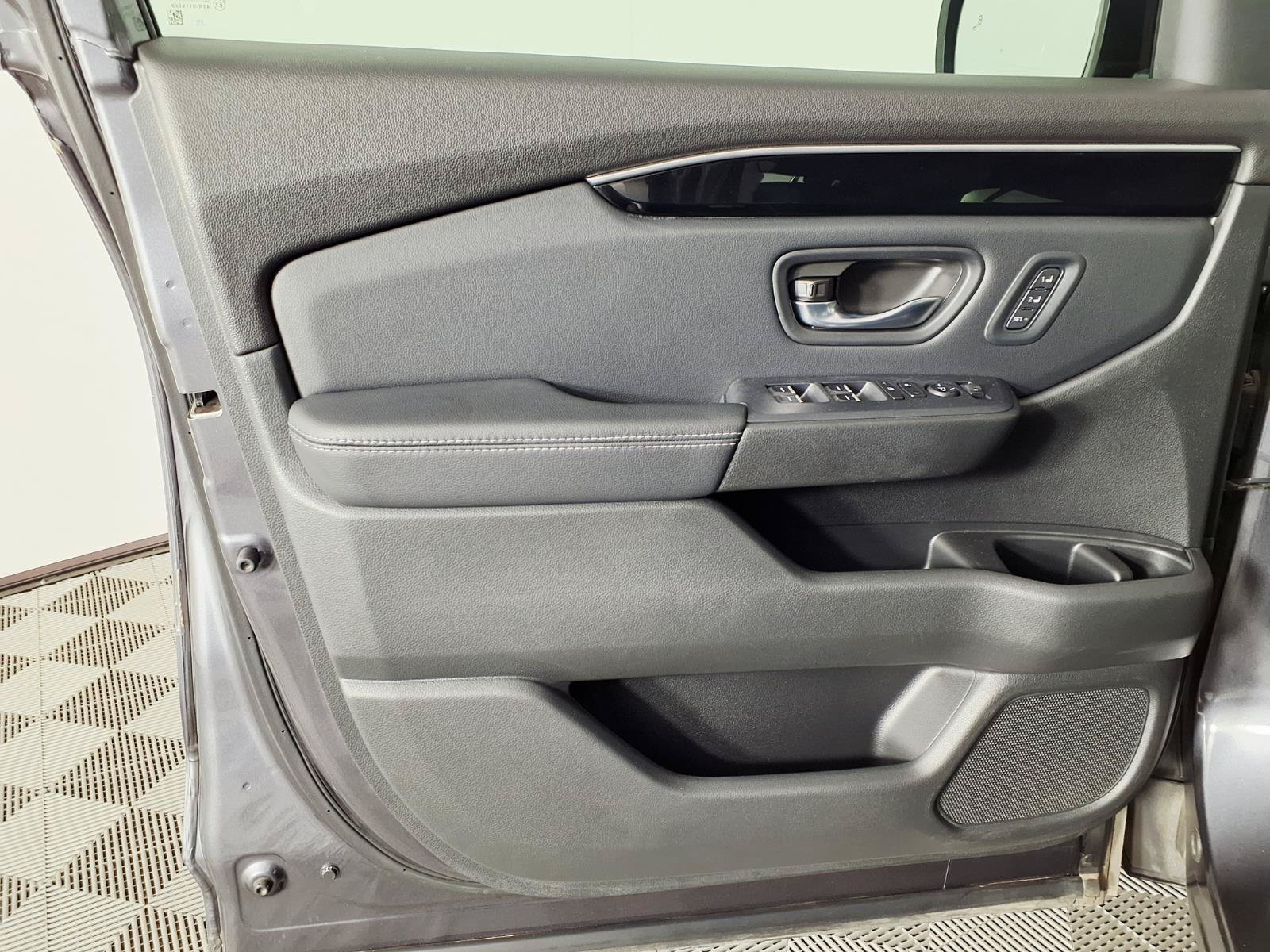 Used 2024 Honda Pilot EX-L image 17