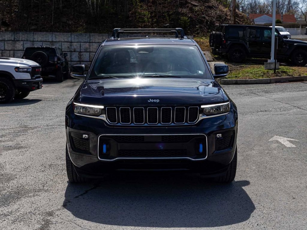 Used 2022 Jeep Grand Cherokee Overland AWD/4WD image 2